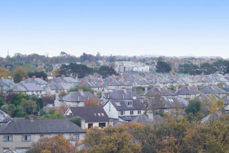 As lending rates rise, the British are facing a major mortgage crisis.