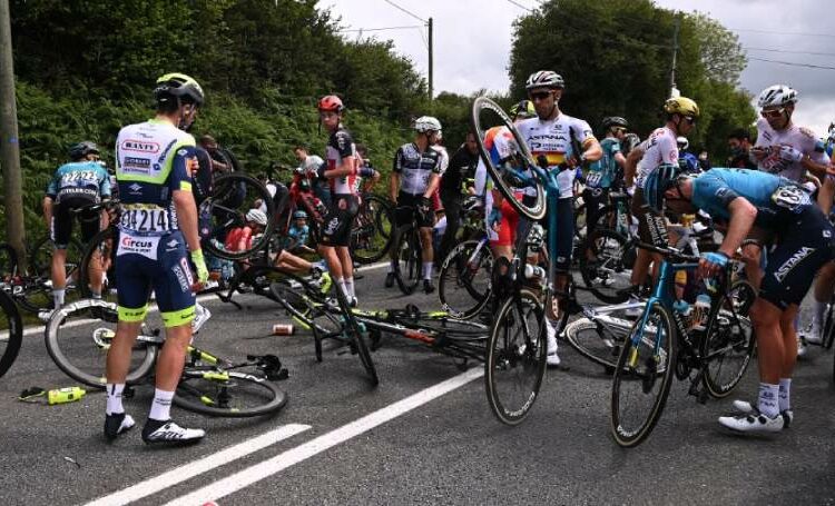 Visit de France observer who purportedly ‘needed to get a selfie’ causes gigantic accident