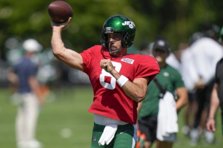 Aaron Rodgers Punches Back at Sean Payton, Horses