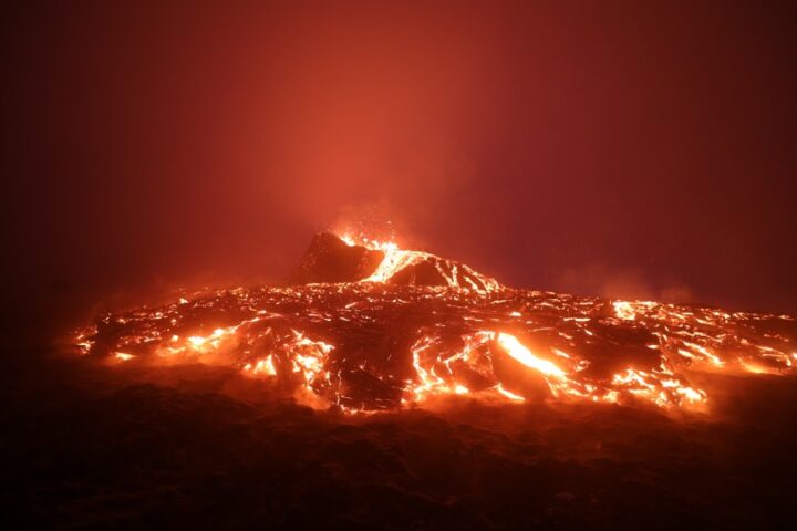 Volcanic ejections follow ‘seismic movement’ in southwest Icelandic valley